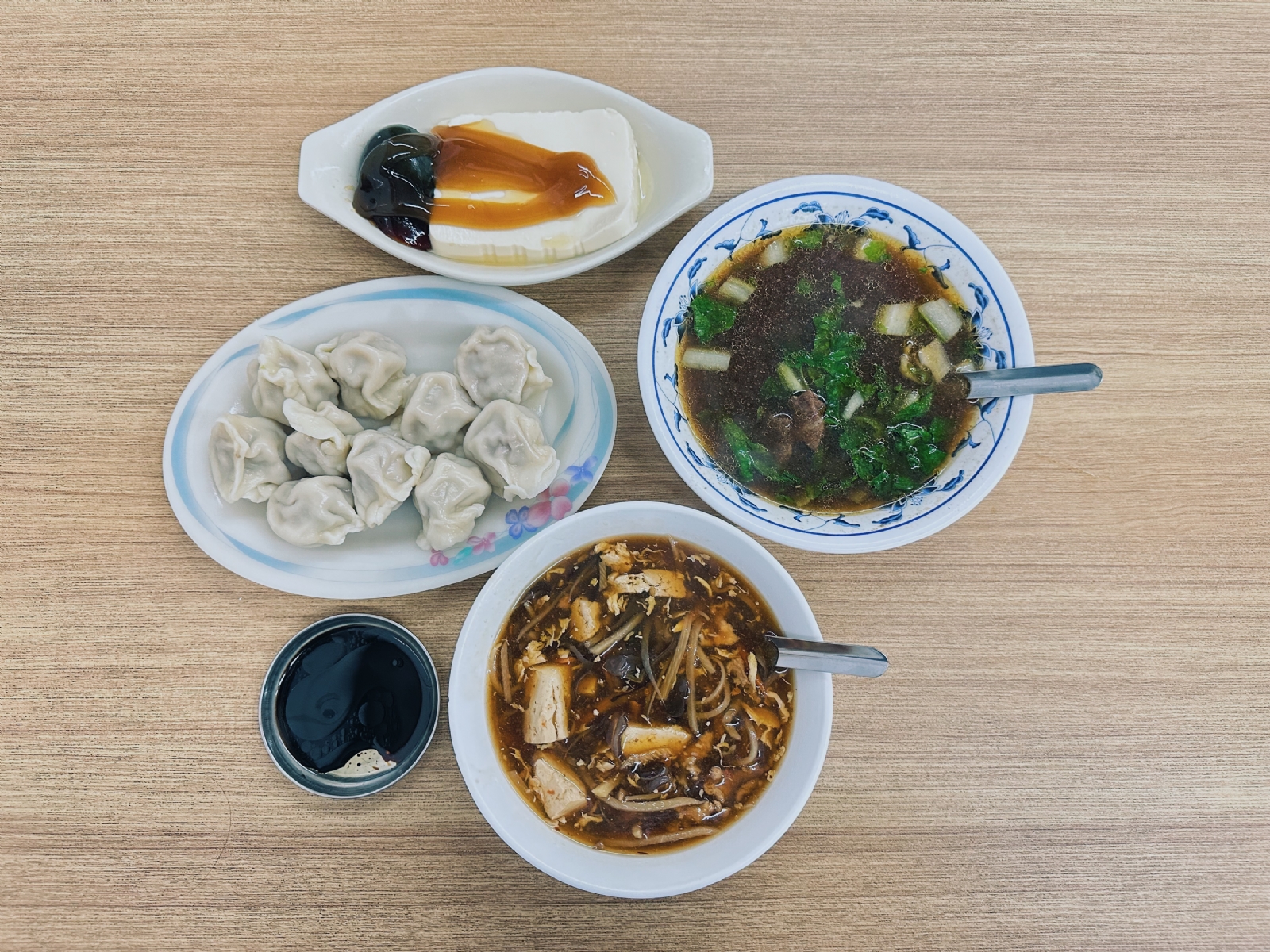 【大寮】在地人帶路，大寮獨立書店「初冊店」推薦好食